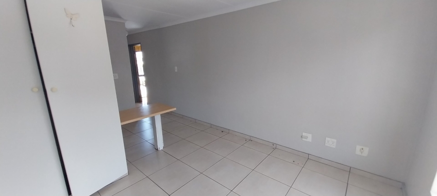 1 Bedroom Property for Sale in Kannoniers Park North West